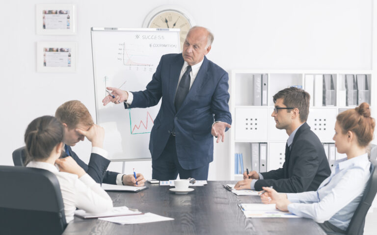 9 dicas de Linguagem Corporal para Aumentar a  Persuasão de Advogados